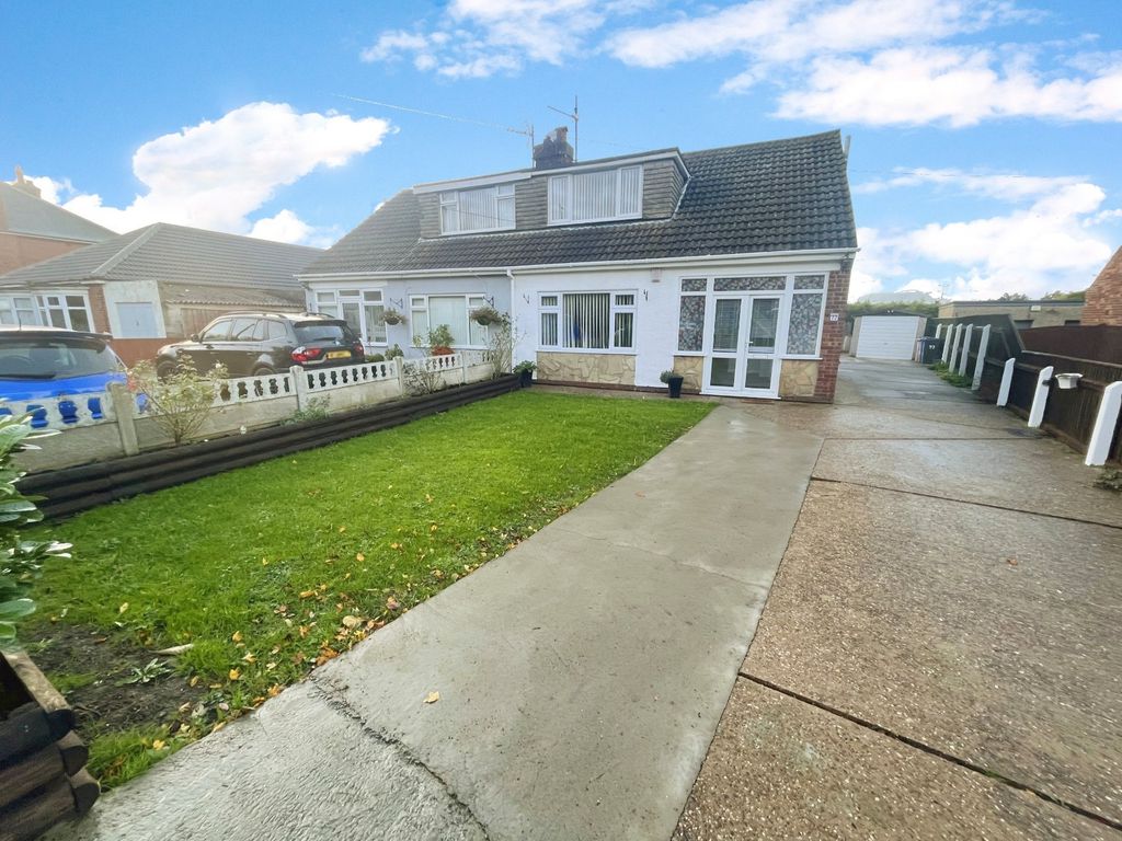 2 bed bungalow for sale in Woad Lane, Great Coates, Grimsby