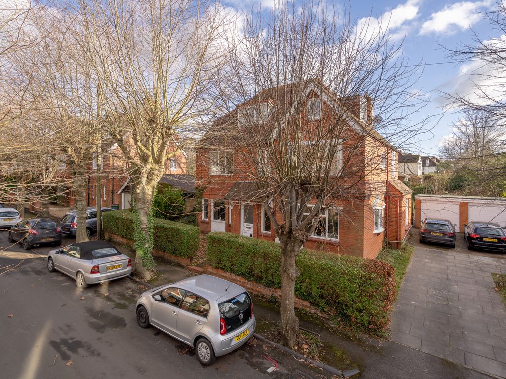 6 bed detached house for sale in Linden Gardens, Leatherhead KT22 Zoopla