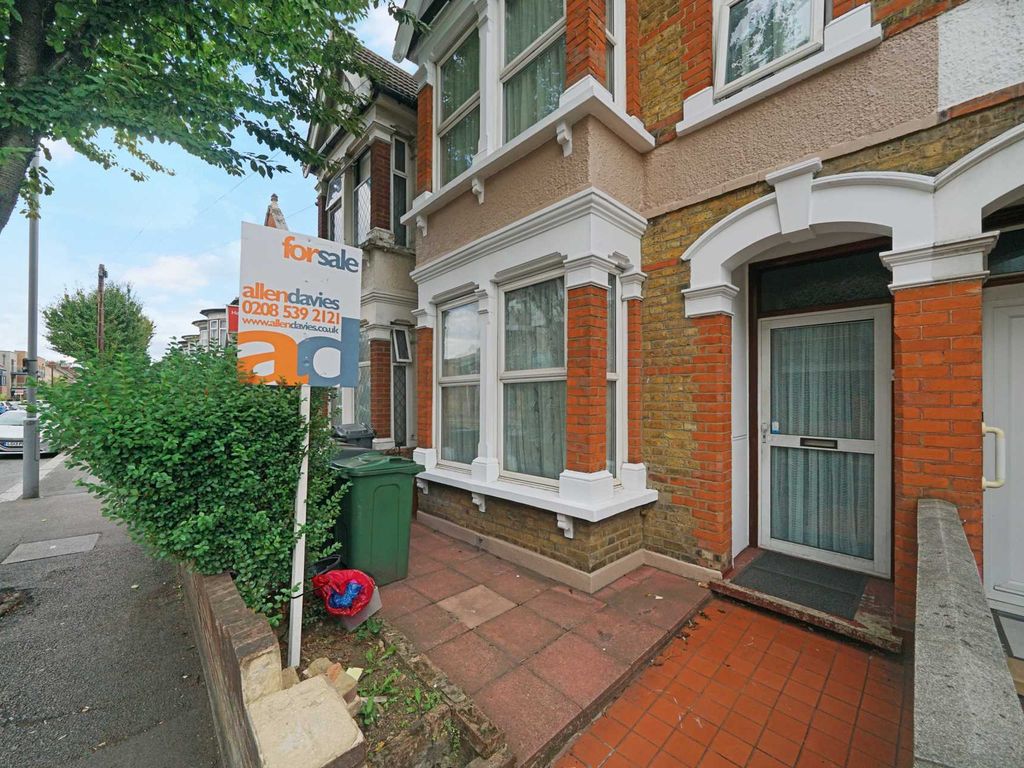 Hainault Road, Leytonstone E11  