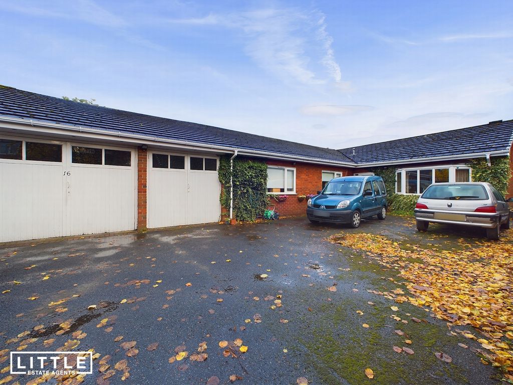 5 bed bungalow for sale in Bobbies Lane, Eccleston WA10, £450,000 Zoopla