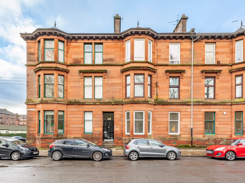 2 bed flat for sale in Eastercraigs, Dennistoun, Glasgow G31, £205,000