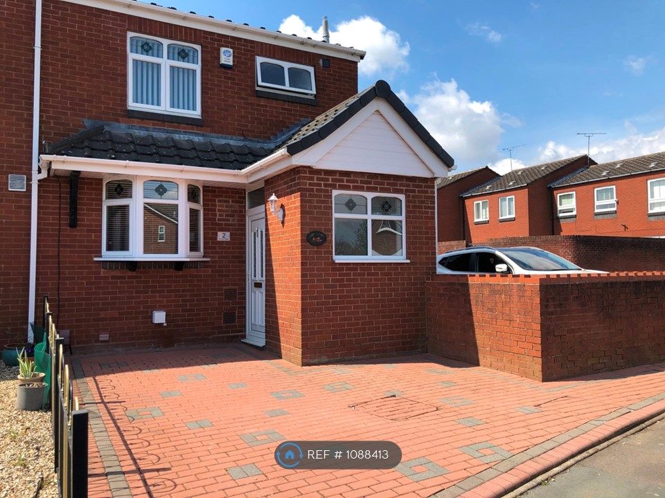 3 bed semidetached house to rent in Mendip Road, Halesowen B63 Zoopla