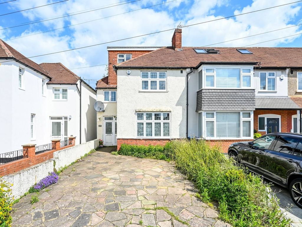 5 bed semidetached house for sale in Amberwood Rise, New Malden KT3, £