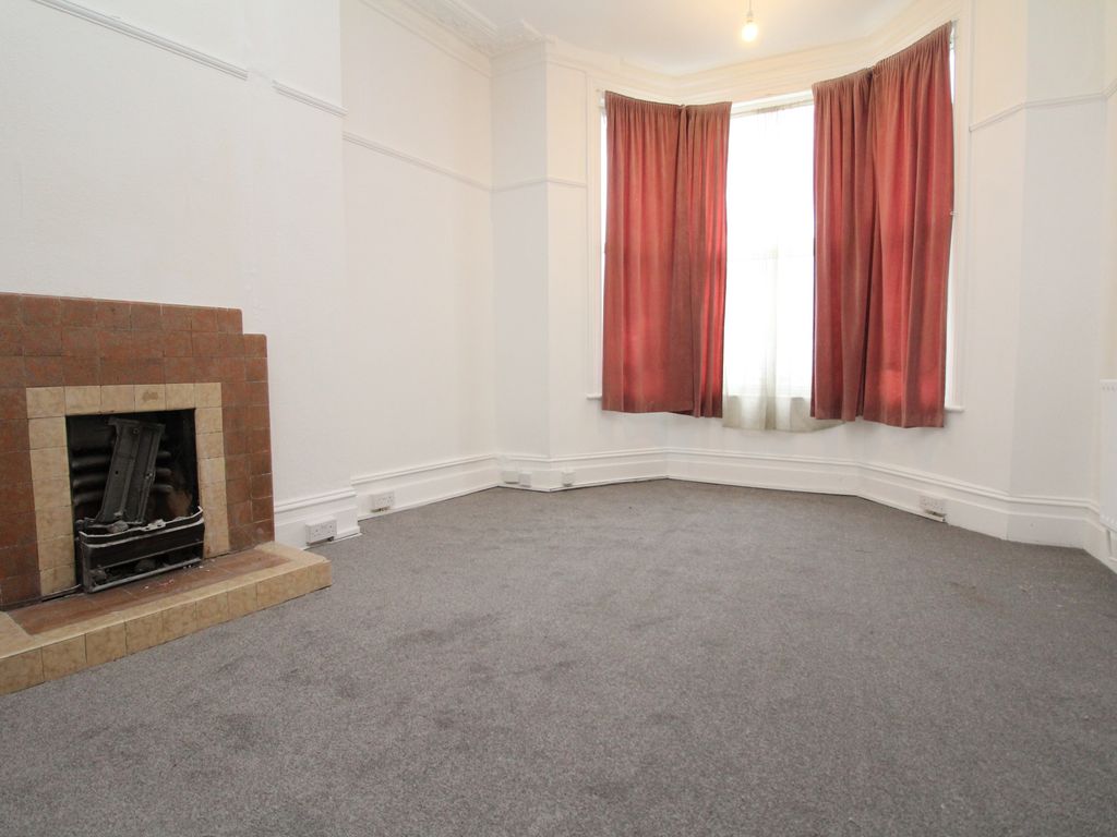 1 bed terraced house to rent in Penge Road, London SE20, £1,300 pcm