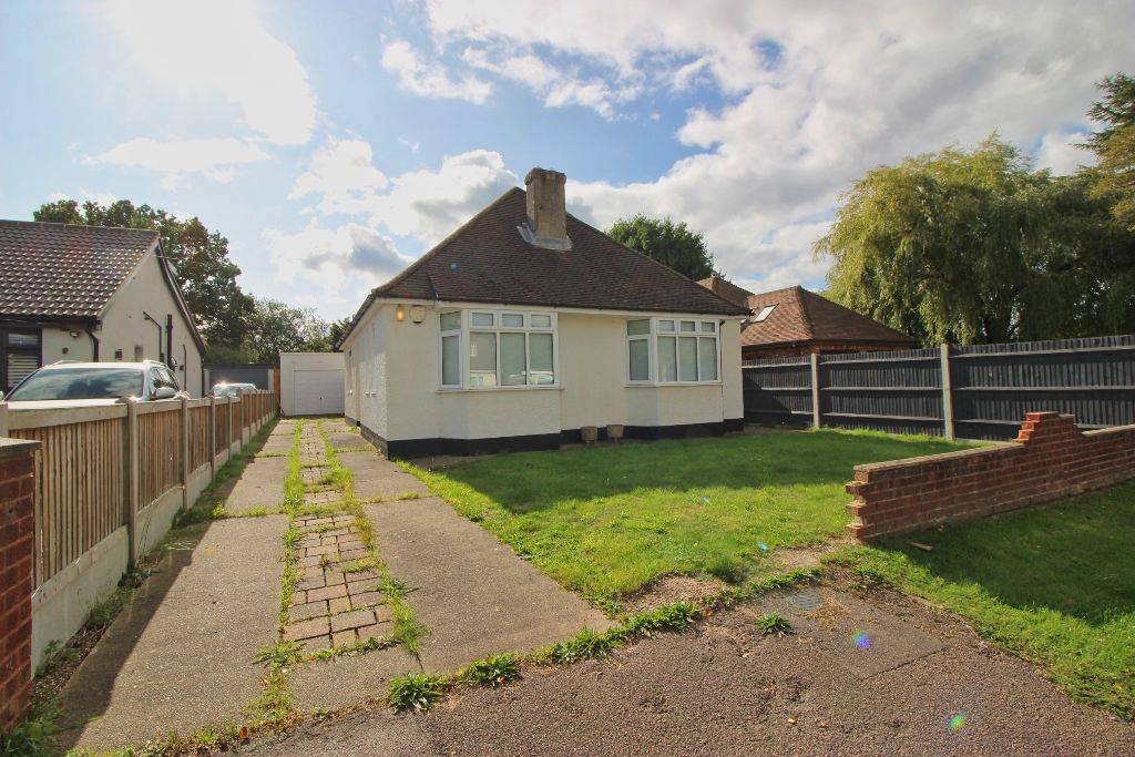 3 bed detached bungalow for sale in Southfields Road, West Kingsdown