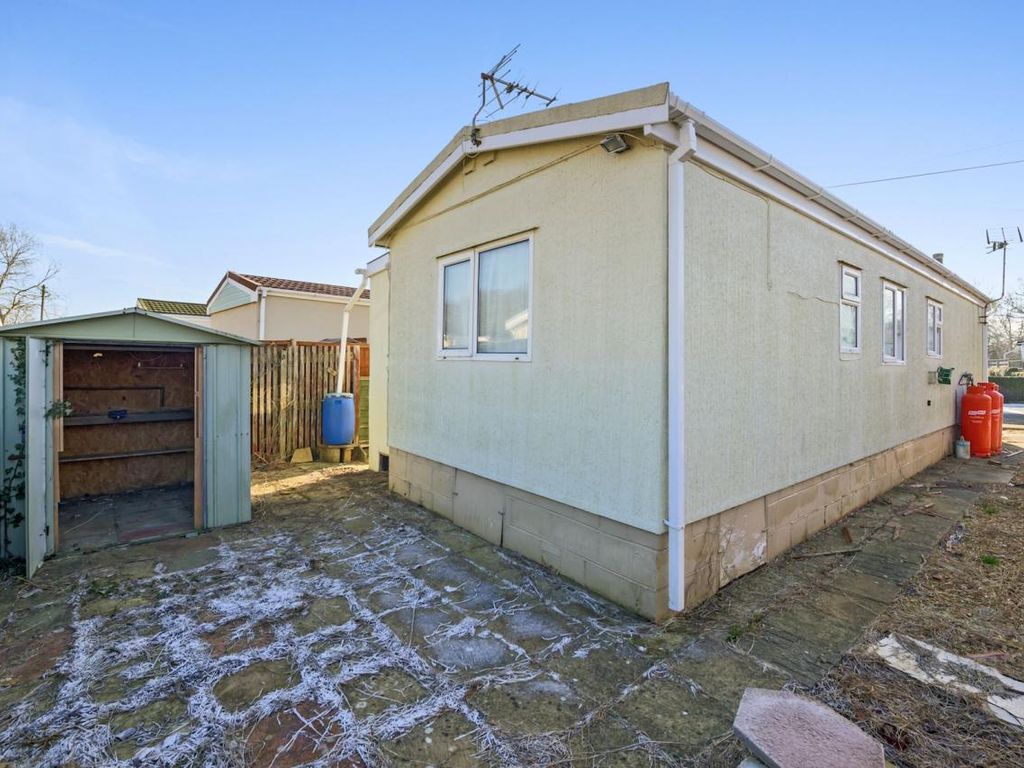 2 bed property for sale in The Grove, Old Hurst, Huntingdon