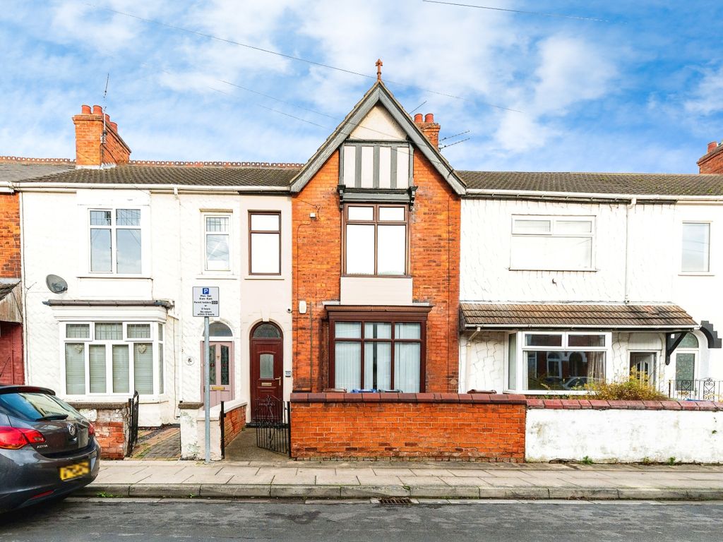 4 bed terraced house for sale in Manor Avenue, Grimsby, Lincolnshire