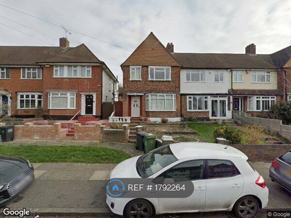 3 bed end terrace house to rent in Conisborough Crescent, London SE6