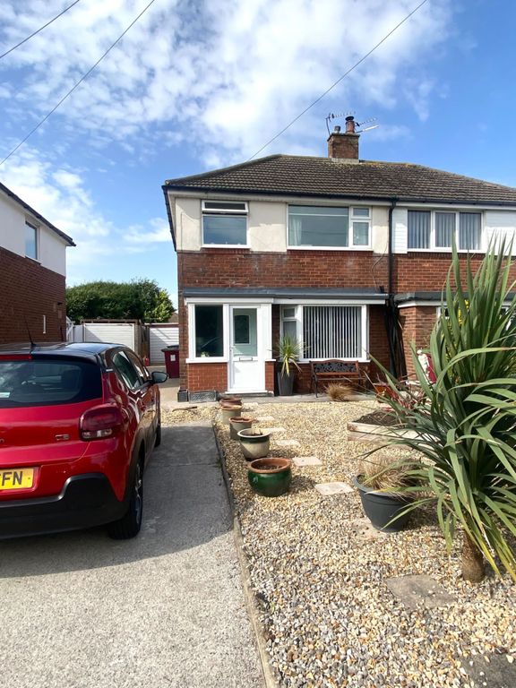 3 bed semidetached house for sale in Luton Road, ThorntonCleveleys