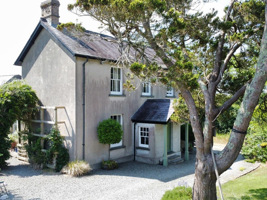 4 bed detached house for sale in Rosemarket, Milford Haven SA73, £
