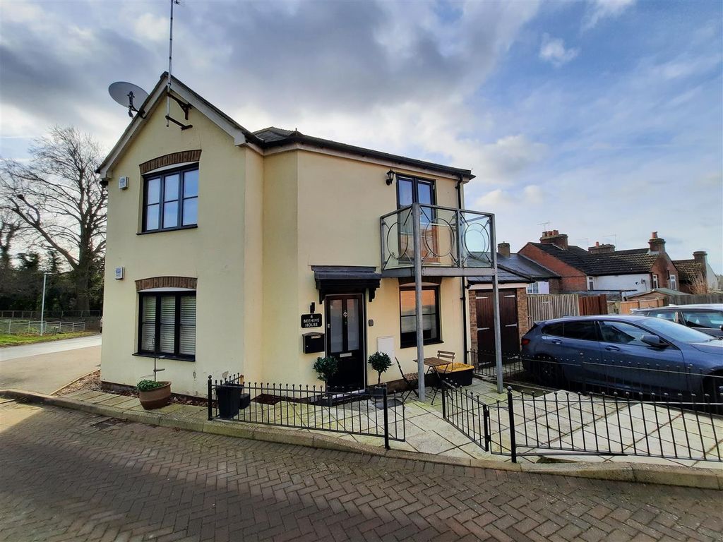 1 bed flat to rent in The Beehive, Allandale, Hemel Hempstead HP2 Zoopla