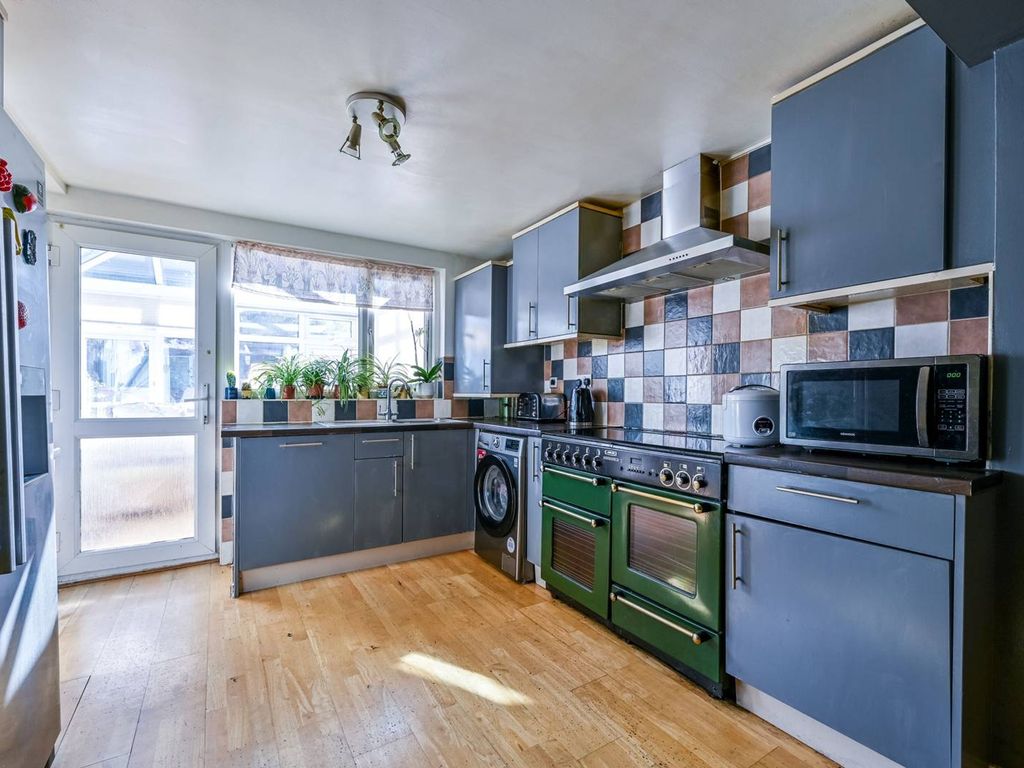 3 bed property for sale in Waters Road, Catford, London SE6 Zoopla
