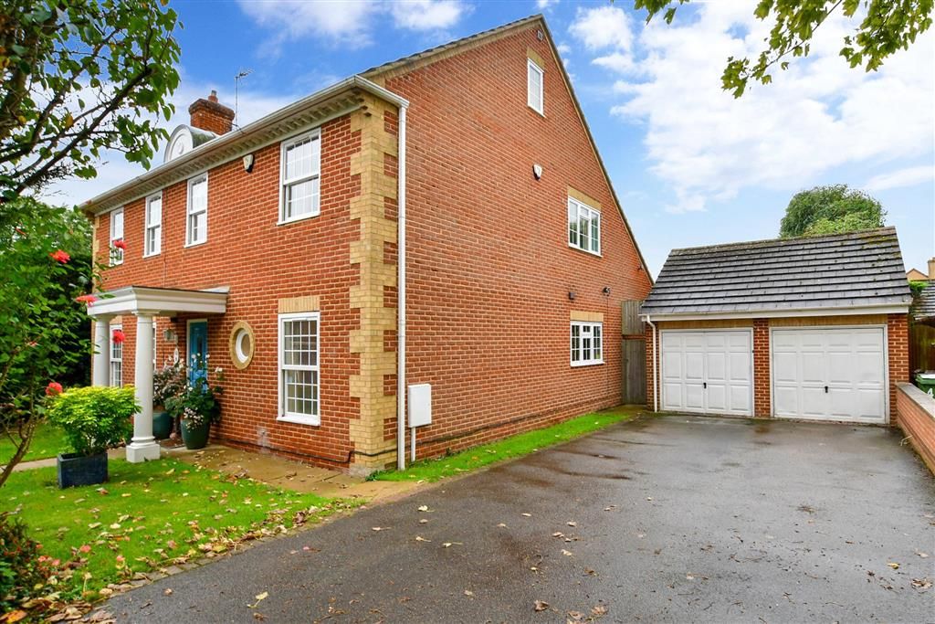 5 bed detached house for sale in Coltsfoot Drive, Weavering, Maidstone