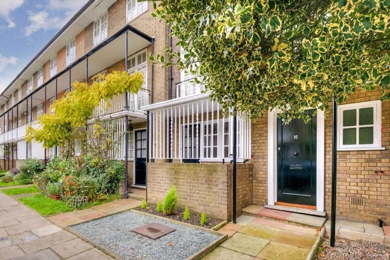 4 bed property to rent in Acacia Gardens, St John's Wood NW8, £6,912