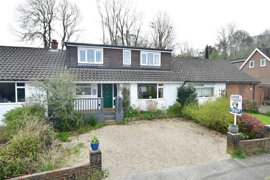 5 bed bungalow for sale in Penlands Vale, Steyning, West Sussex BN44