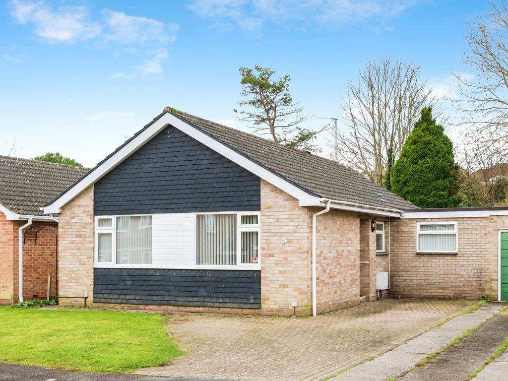 3 bed bungalow for sale in Avonmead, Swindon, Wiltshire SN25, £350,000 Zoopla