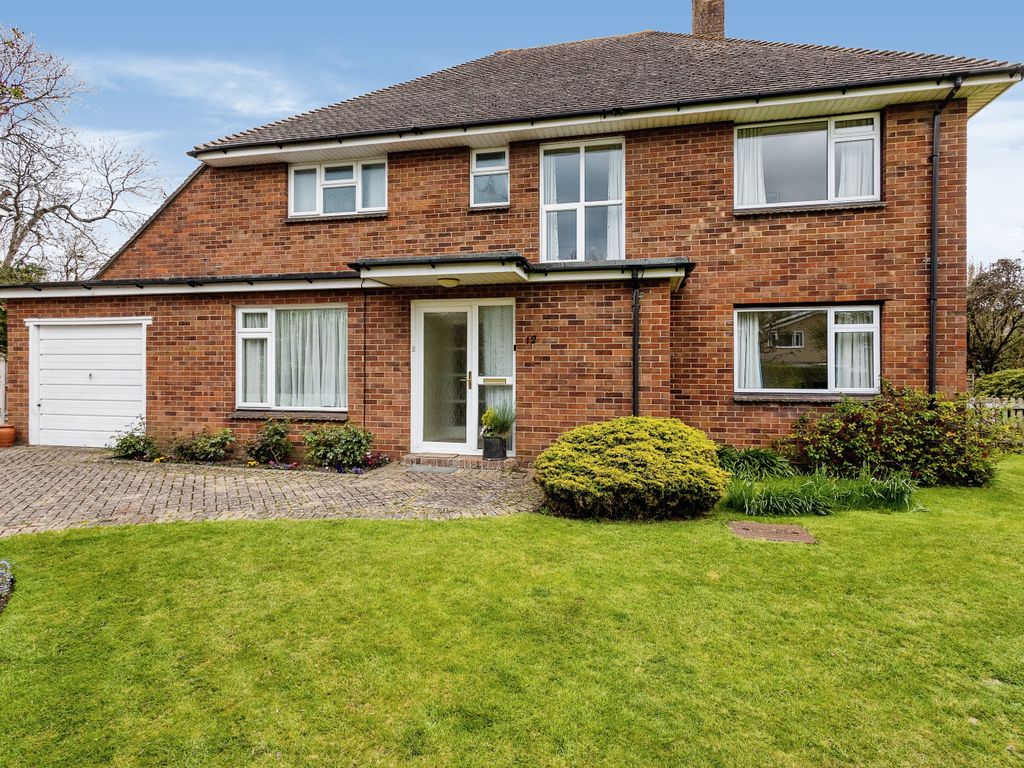 4 bed detached house for sale in Southbrook Close, Langstone, Havant