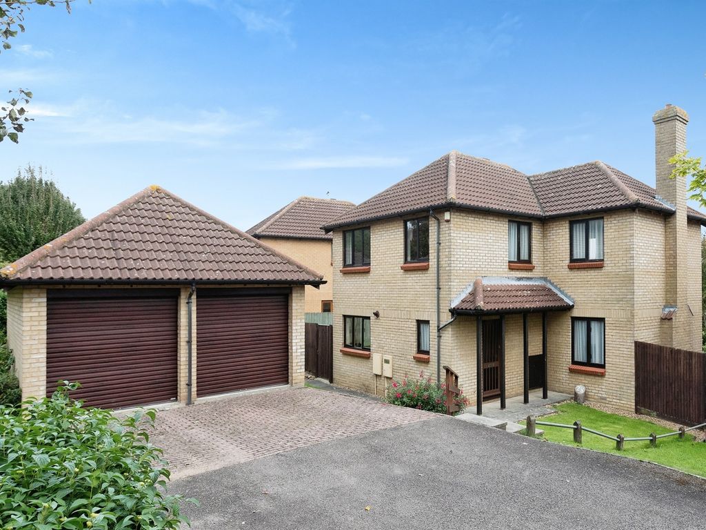 4 bed detached house for sale in Dunchurch Dale, Walnut Tree, Milton