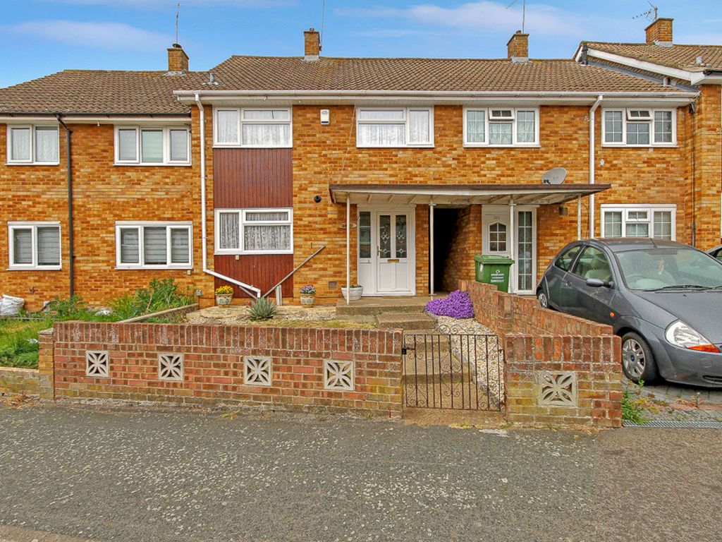3 bed terraced house for sale in Curling Tye, Basildon SS14 Zoopla