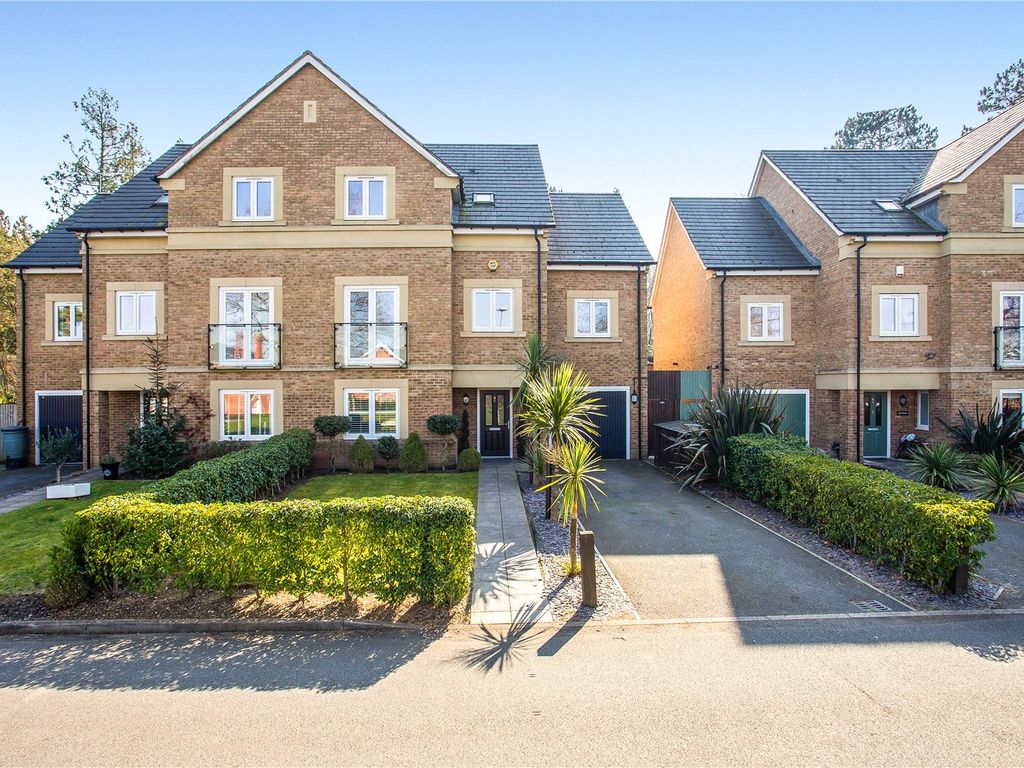5 bed semidetached house for sale in Richmond Crescent, Epsom, Surrey