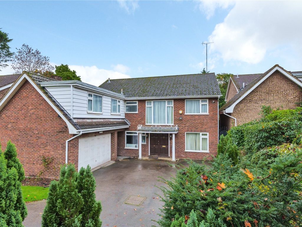 5 bed detached house for sale in Oakleigh Park South, Oakleigh Park