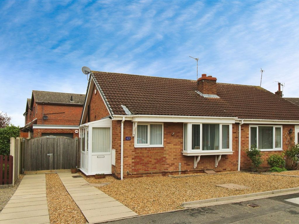 2 bed semidetached bungalow for sale in Moat Way, Brayton YO8, £