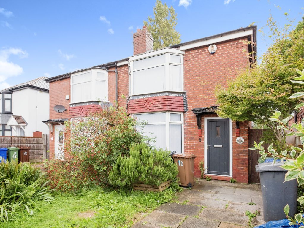 3 bed semidetached house for sale in Chaucer Avenue, Manchester M43, £