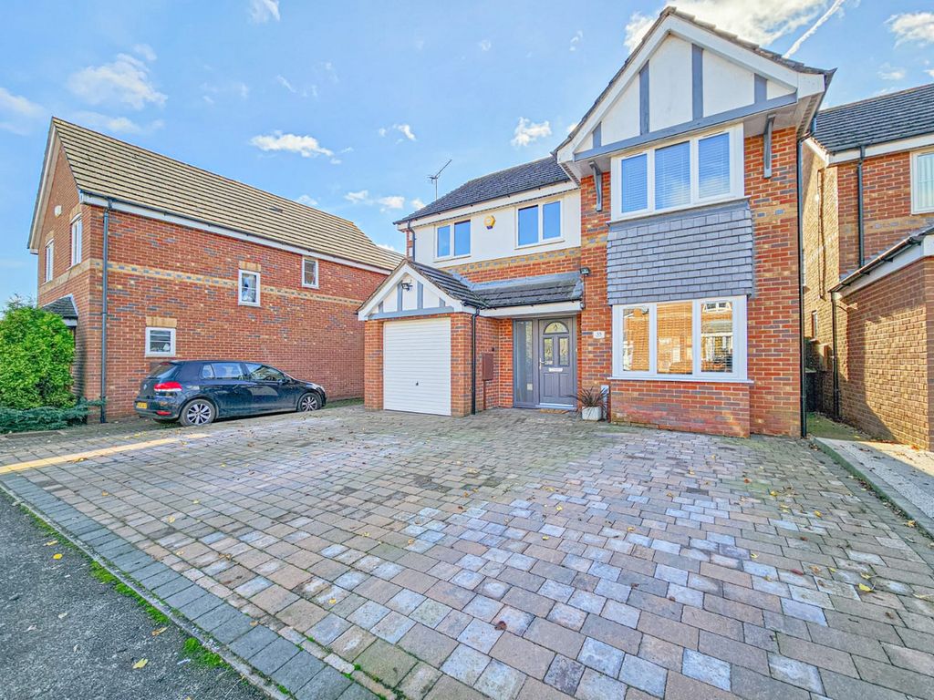 4 bed detached house for sale in Aspen Drive, Coventry CV6, £375,000