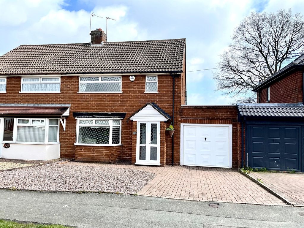 3 bed semidetached house for sale in Belton Avenue, Wednesfield
