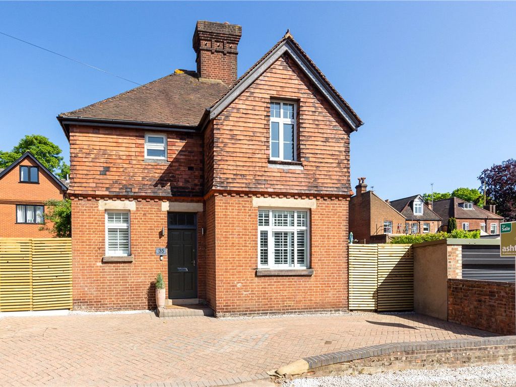 3 bed detached house for sale in Oswald Road, St. Albans, Hertfordshire