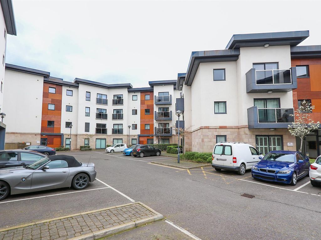 1 bed flat to rent in Field View, Chatsworth Road, Chesterfield S40