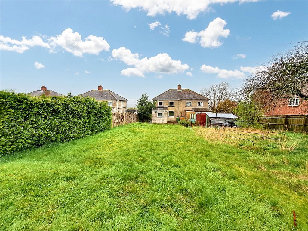 3 bed semidetached house for sale in Idstone Road, Ashbury