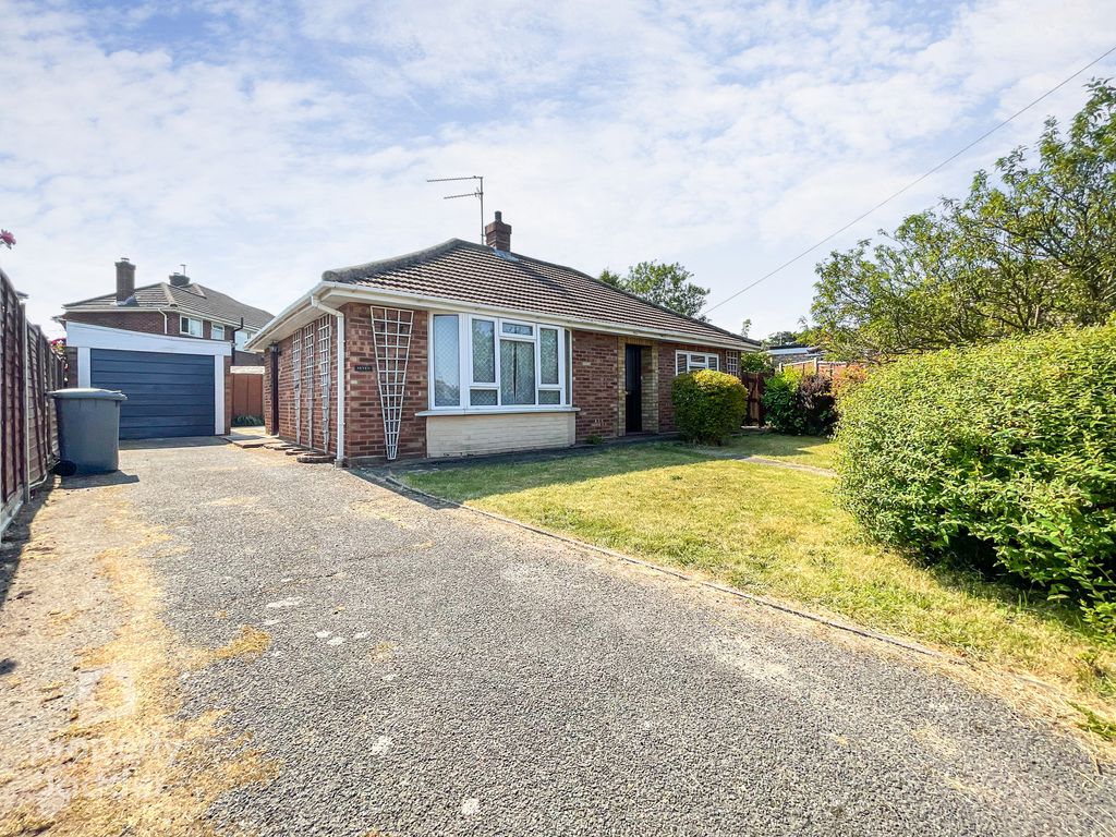 2 bed detached bungalow for sale in Elizabeth Close, Norwich NR7 Zoopla