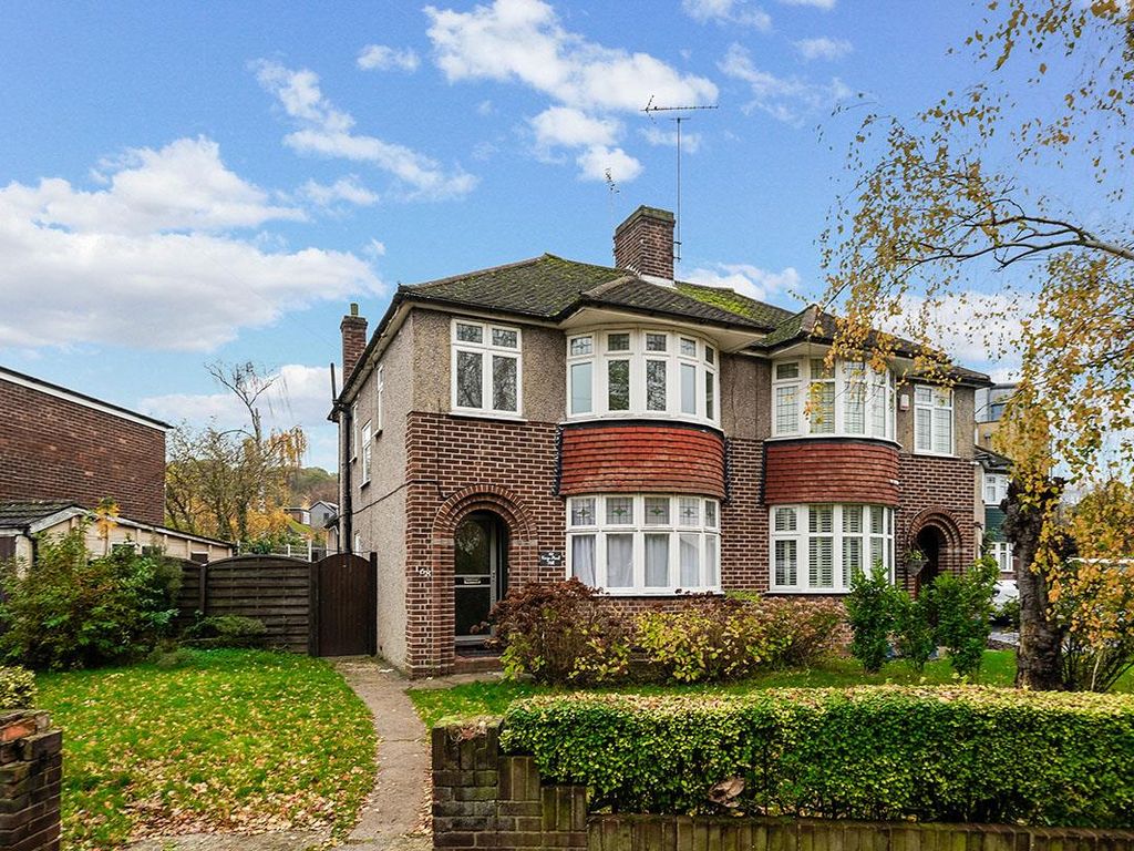 3 bed semidetached house for sale in Kings Head Hill, North Chingford