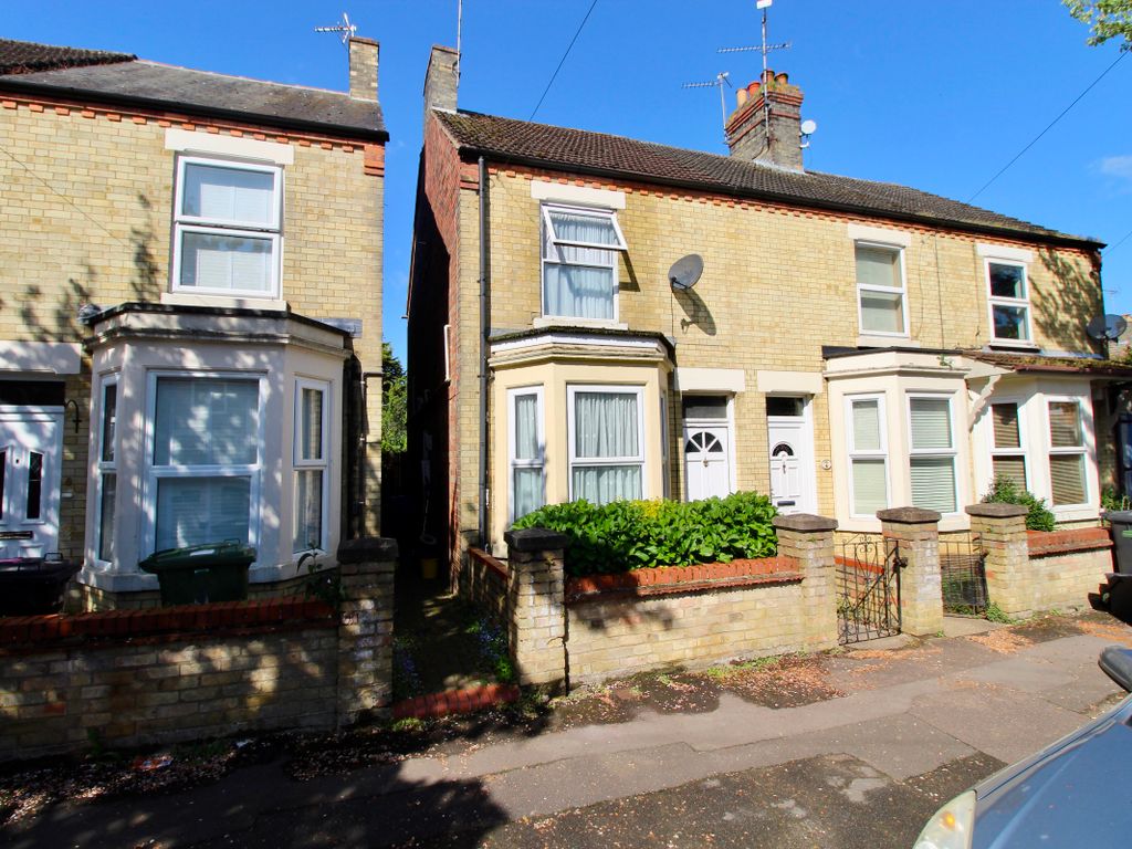 4 bed end terrace house for sale in South Parade, West Town