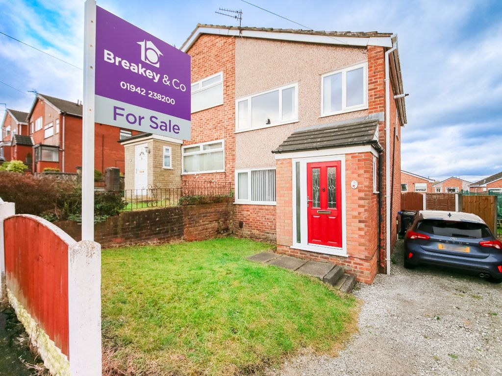 3 bed semidetached house for sale in Waterbeck Close, Wigan