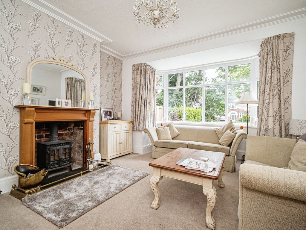 4 bed detached house for sale in Beverley Road, Kirkella HU10, £470,000