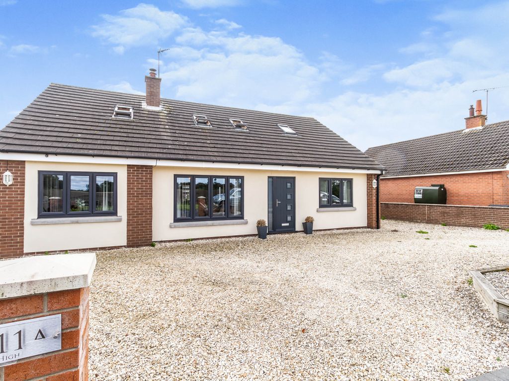 4 bed detached bungalow for sale in High Street, East Cowick, Goole