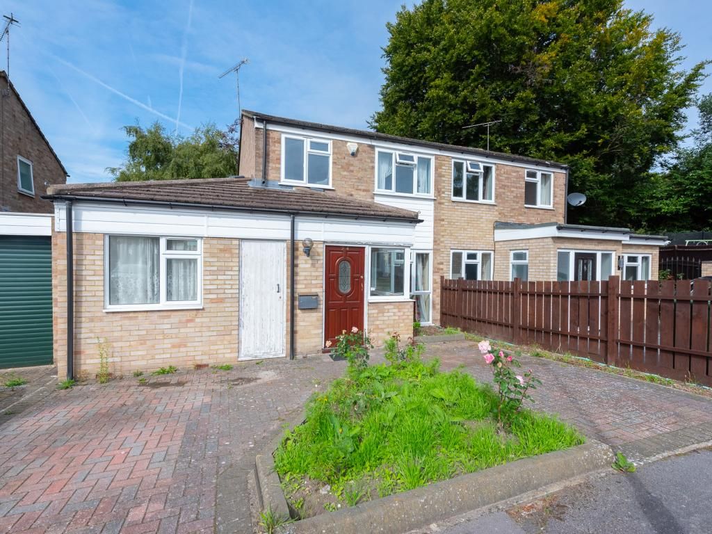 4 bed semidetached house for sale in Wilderness Road, Frimley GU16