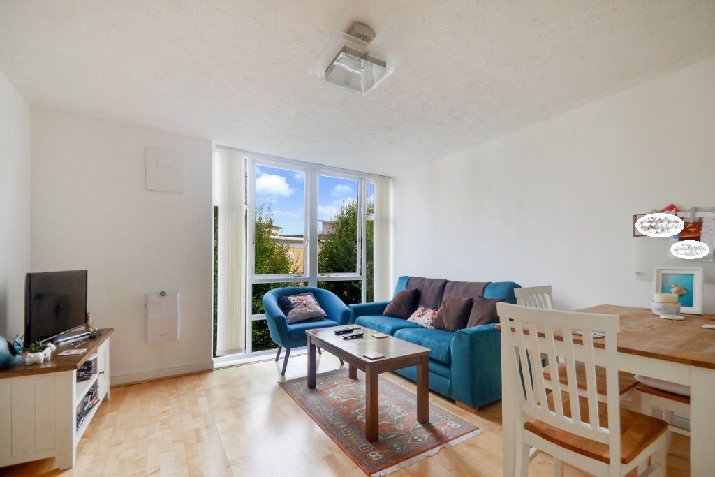 2 bed flat for sale in Swansea Court, London E16, £195,000 Zoopla