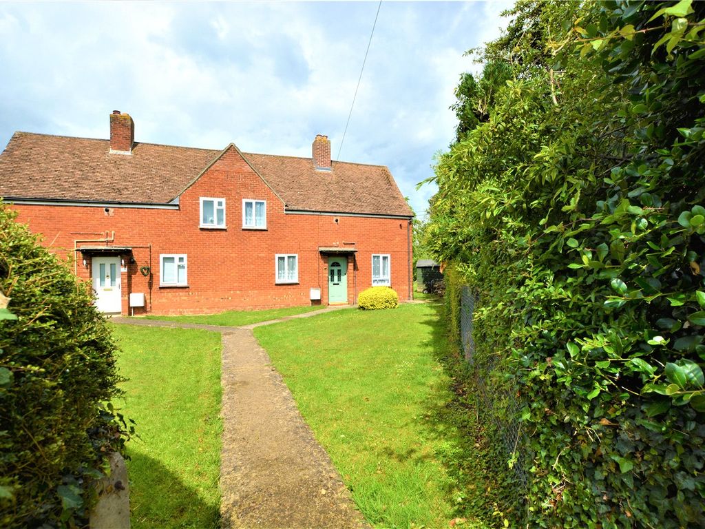 3 bed semidetached house for sale in Holbury Crescent, Whitminster