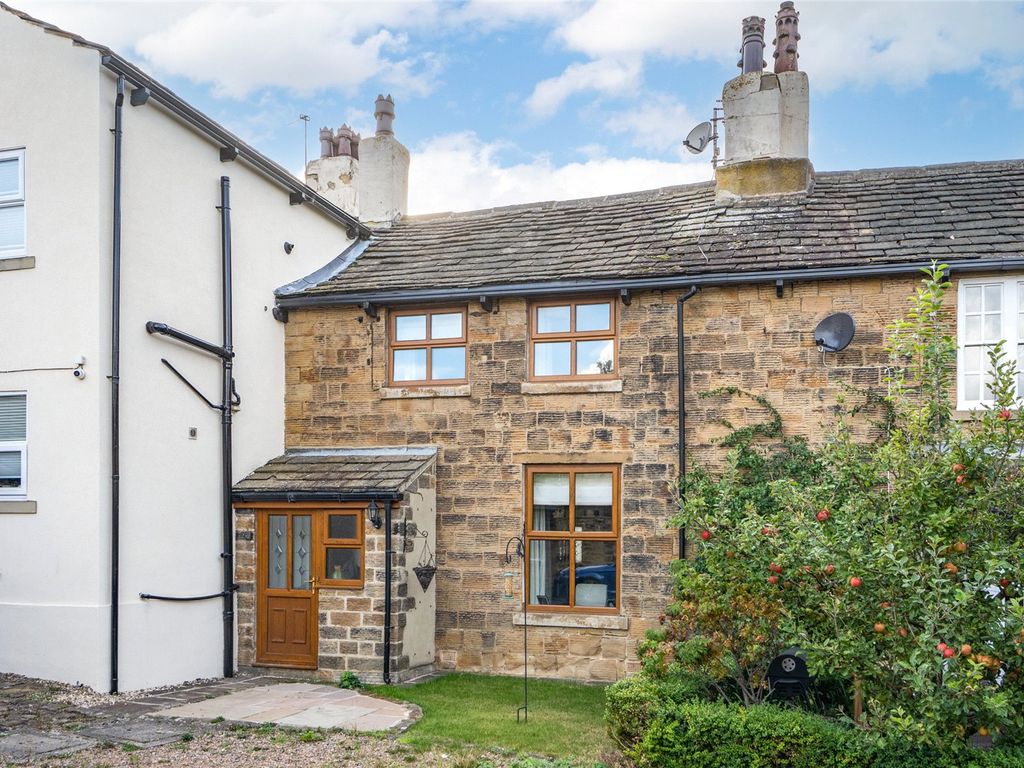 3 bed terraced house for sale in The Woodlands, Farrer Lane, Oulton