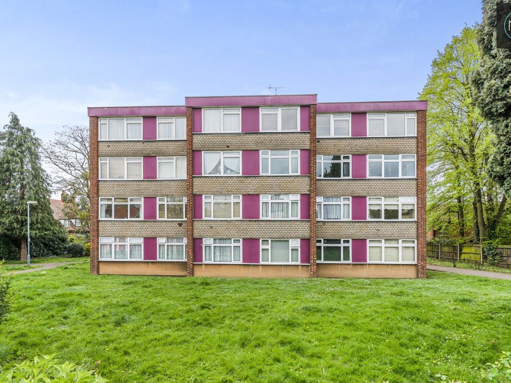 2 bed flat to rent in Beechwood Park, South Woodford, London E18 Zoopla