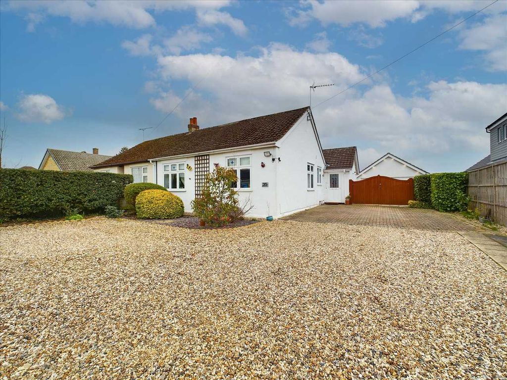 3 bed bungalow for sale in Orchard Grove, Kesgrave, Ipswich IP5 Zoopla