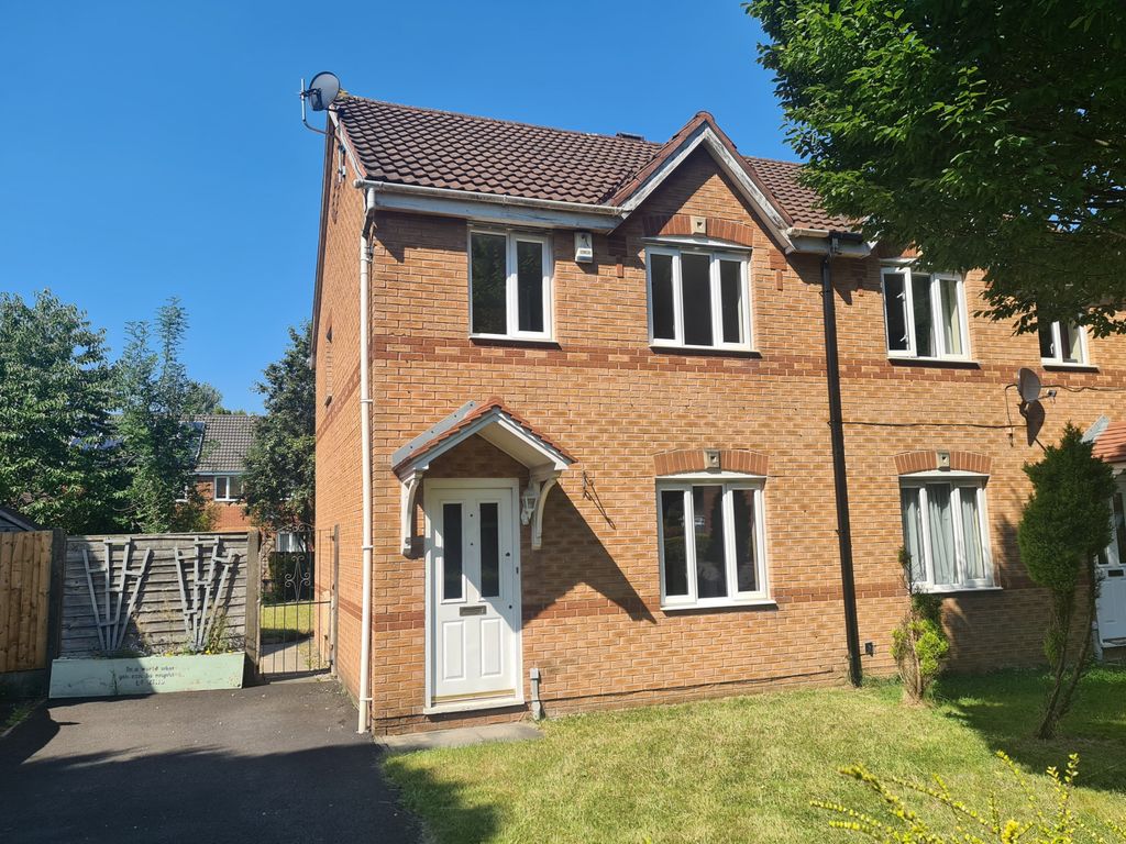 3 bed semidetached house to rent in Broughton Tower Way, Preston PR2