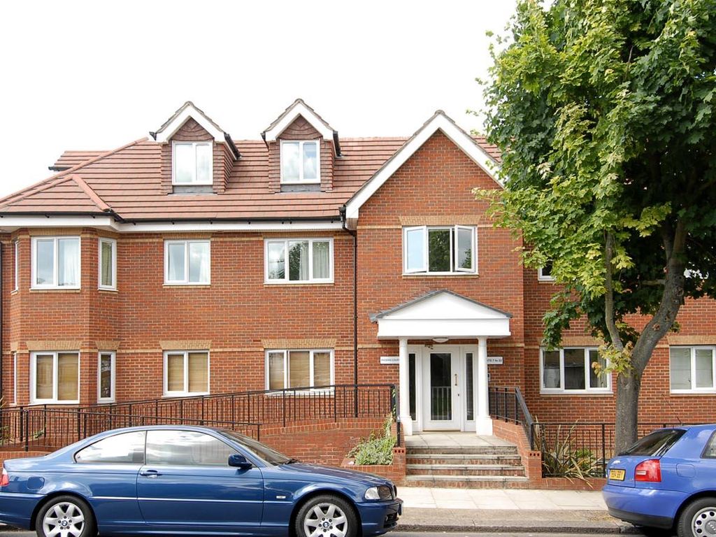 2 bed flat for sale in Dukes Avenue, New Malden KT3, £400,000 Zoopla