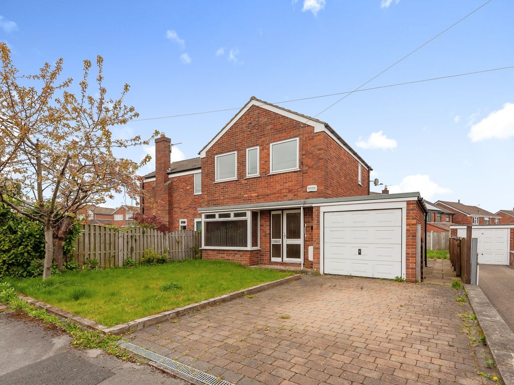 3 bed semidetached house for sale in Clumber Drive, Cleckheaton BD19