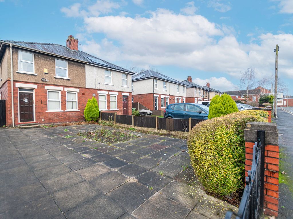 2 bed semidetached house for sale in Hurst Street, Leigh WN7, £125,000