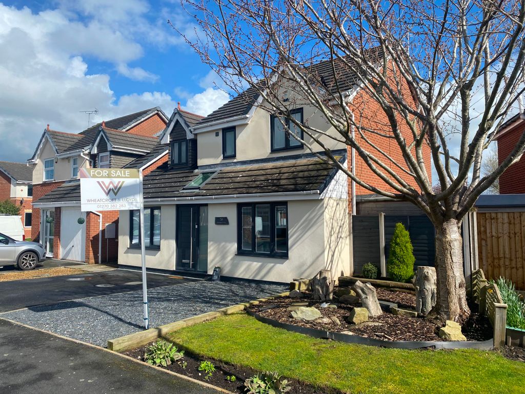 4 bed detached house for sale in Beltony Drive, Leighton, Crewe CW1