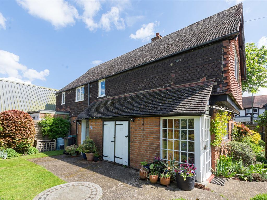 3 bed cottage for sale in High Street, Green Street Green, Orpington